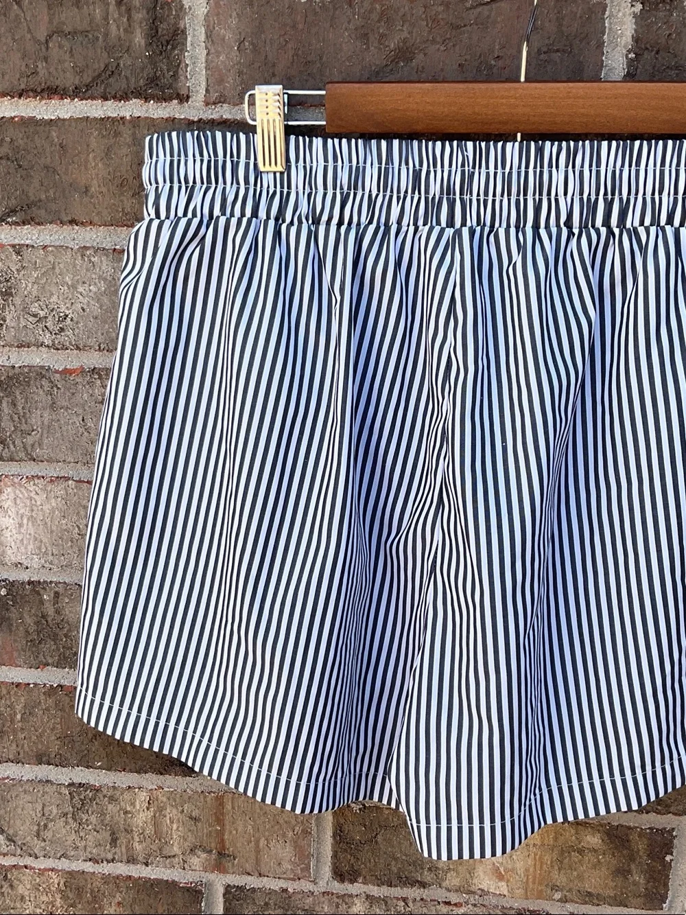 Take 50% OFF-Women’s Gray and White Striped Elastic Waist Shorts, Size-2XL